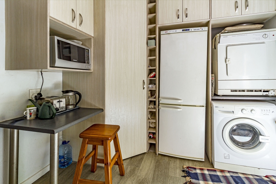 5 Bedroom Property for Sale in Heldervue Western Cape